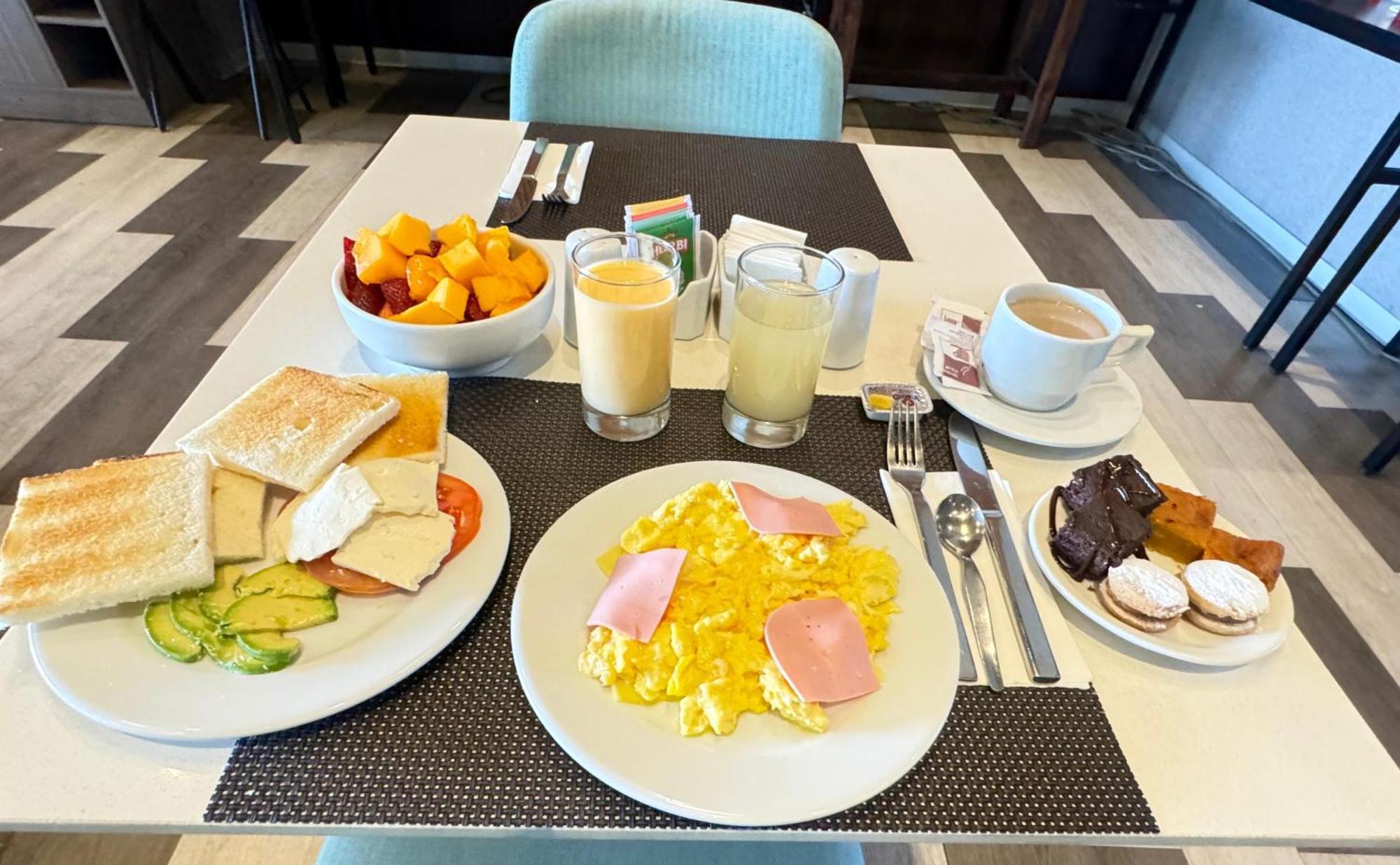 Bth Rebel Tacna Hotel Ngoại thất bức ảnh